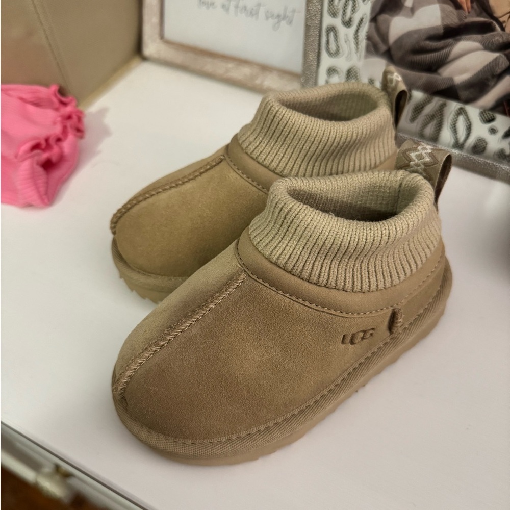 UGG Tan Slippers Cozy Slip-On Design
